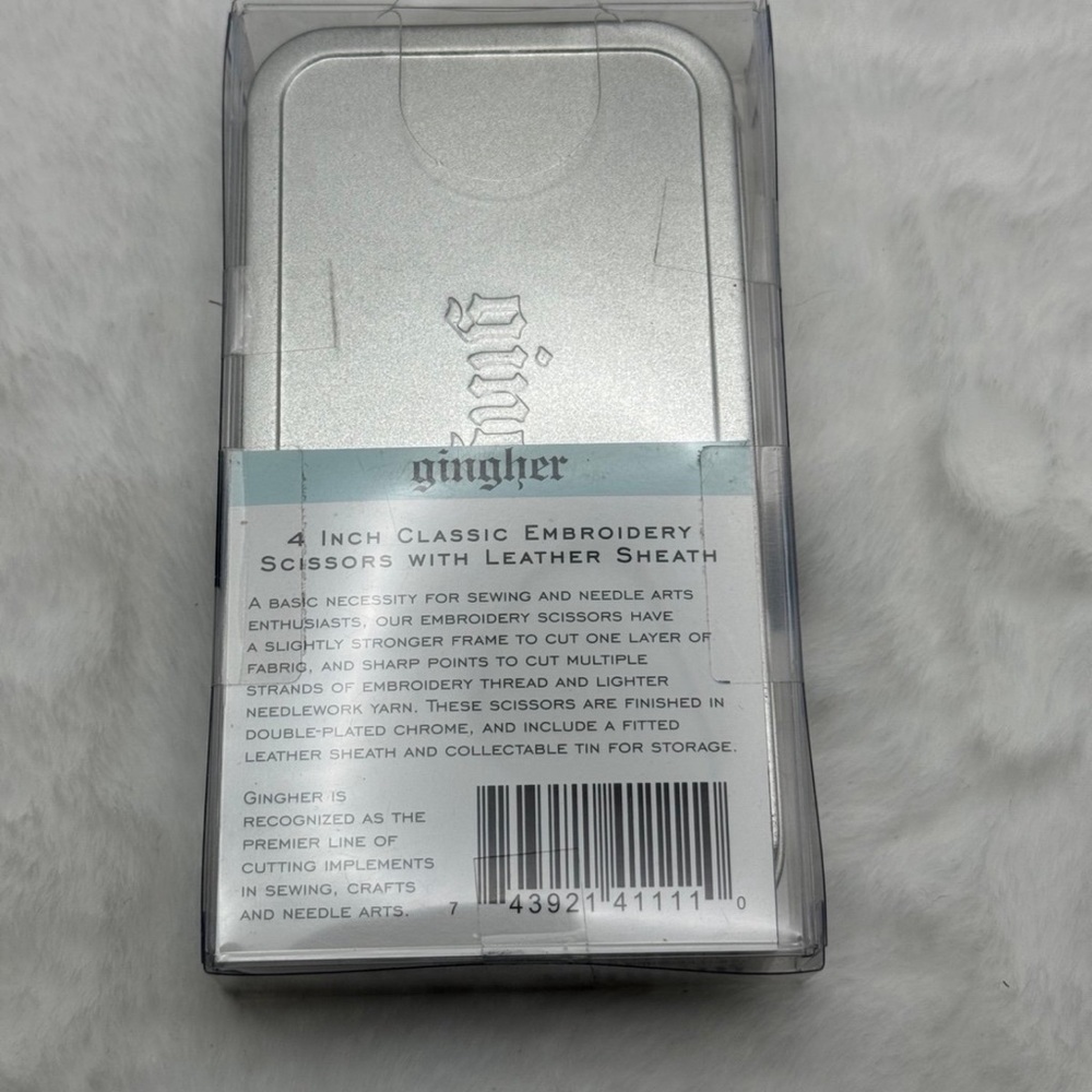 Gingher 4" Classic Embroidery
Scissors w/ Tin Case | New - Picture 3 of 5